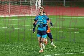 马卡：赫伊森缺乏对抗能力 防守时屡屡陷入被动